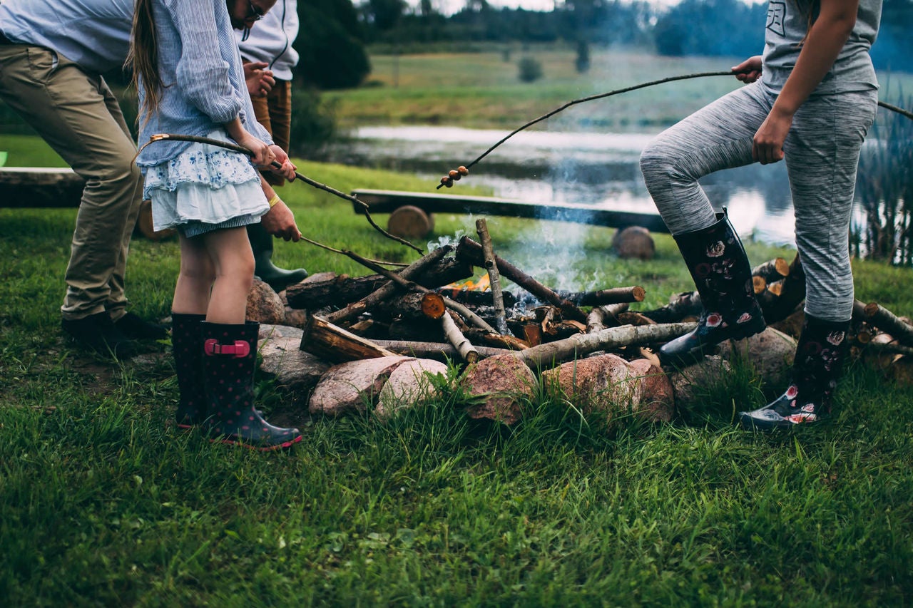 photo-family-camping-in-victoria